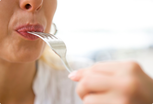 Amikor lecsap a gyomorégés: mi súlyosbítja a refluxot, és hogyan könnyíthetünk az emésztésünkön?